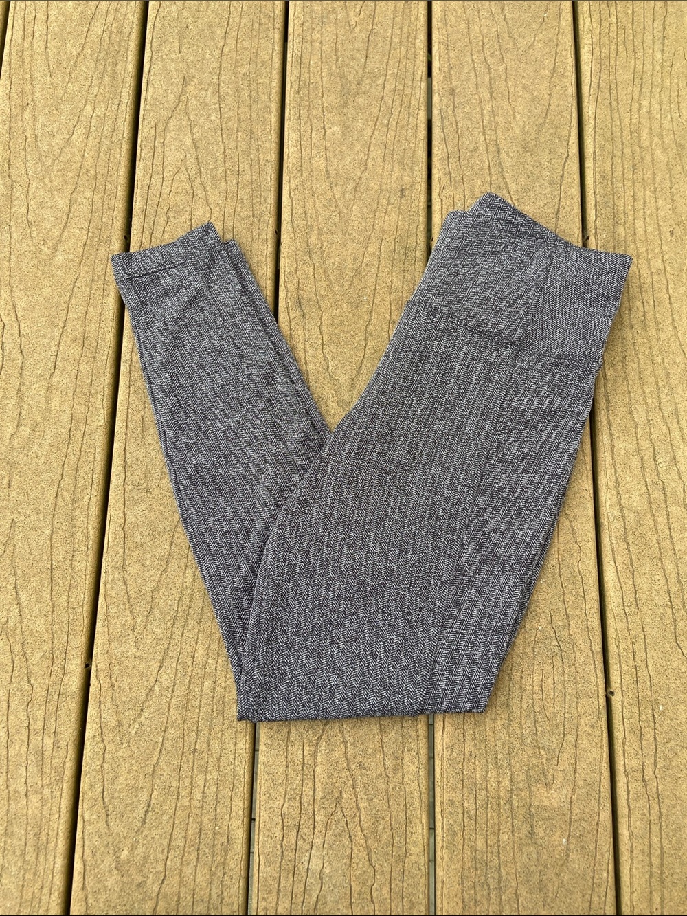 Athleta Gray Herringbone/Chevron Leggings w/ Back Pockets Size Small